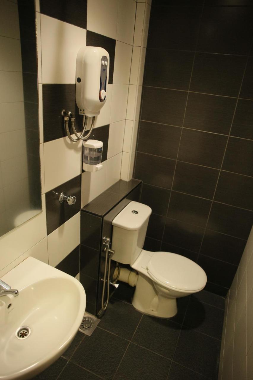N K Hotel Muar Zewnętrze zdjęcie